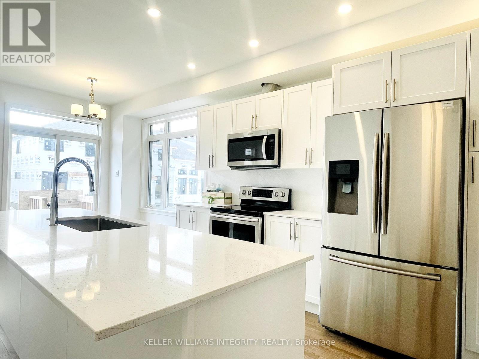 242 Finsbury Avenue, Ottawa, Ontario  K2S 2Y2 - Photo 8 - X12190769