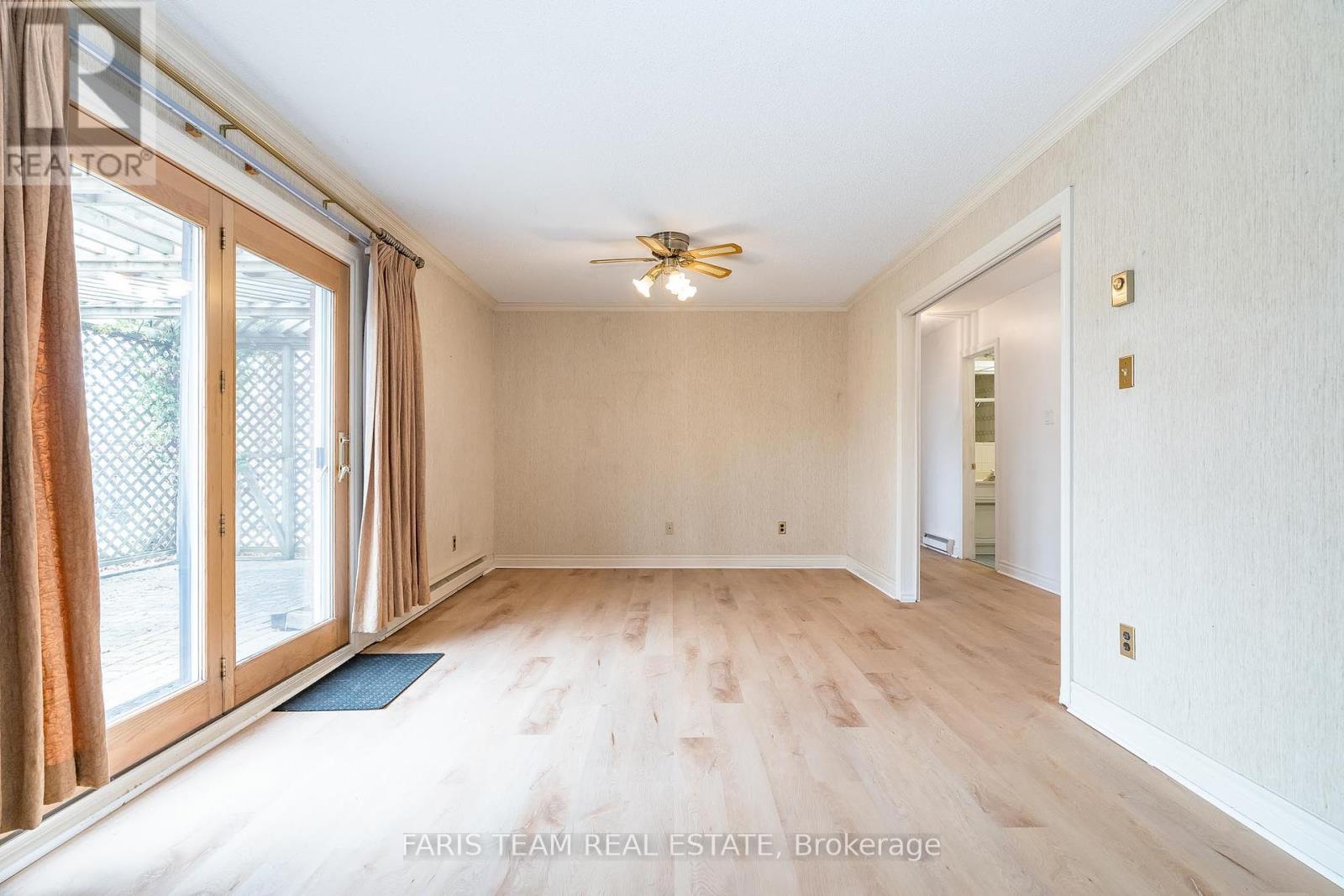 37 Varden Avenue, Barrie, Ontario  L4M 4P2 - Photo 16 - S12150590