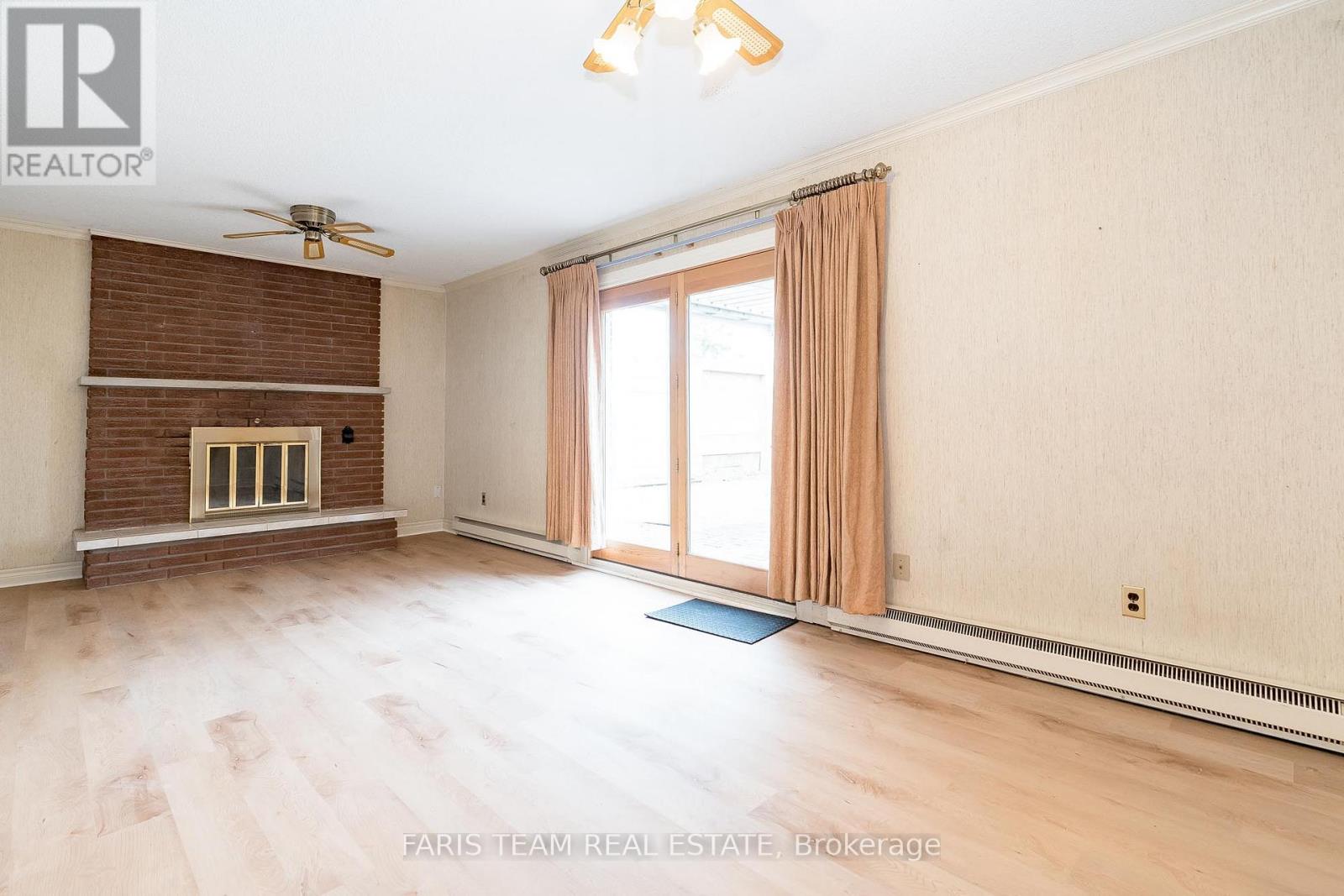 37 Varden Avenue, Barrie, Ontario  L4M 4P2 - Photo 15 - S12150590