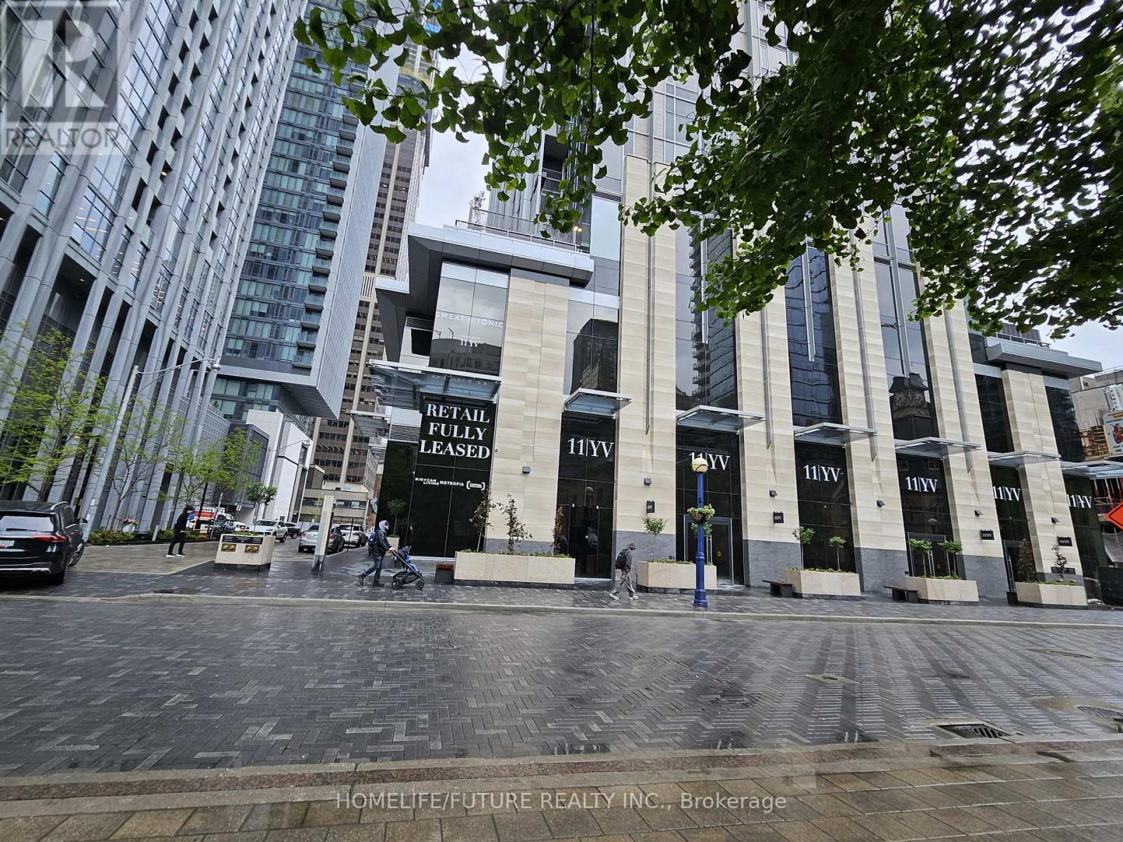 5305 - 11 Yorkville Avenue, Toronto (Annex), Ontario  M4W 1L2 - Photo 2 - C12190762