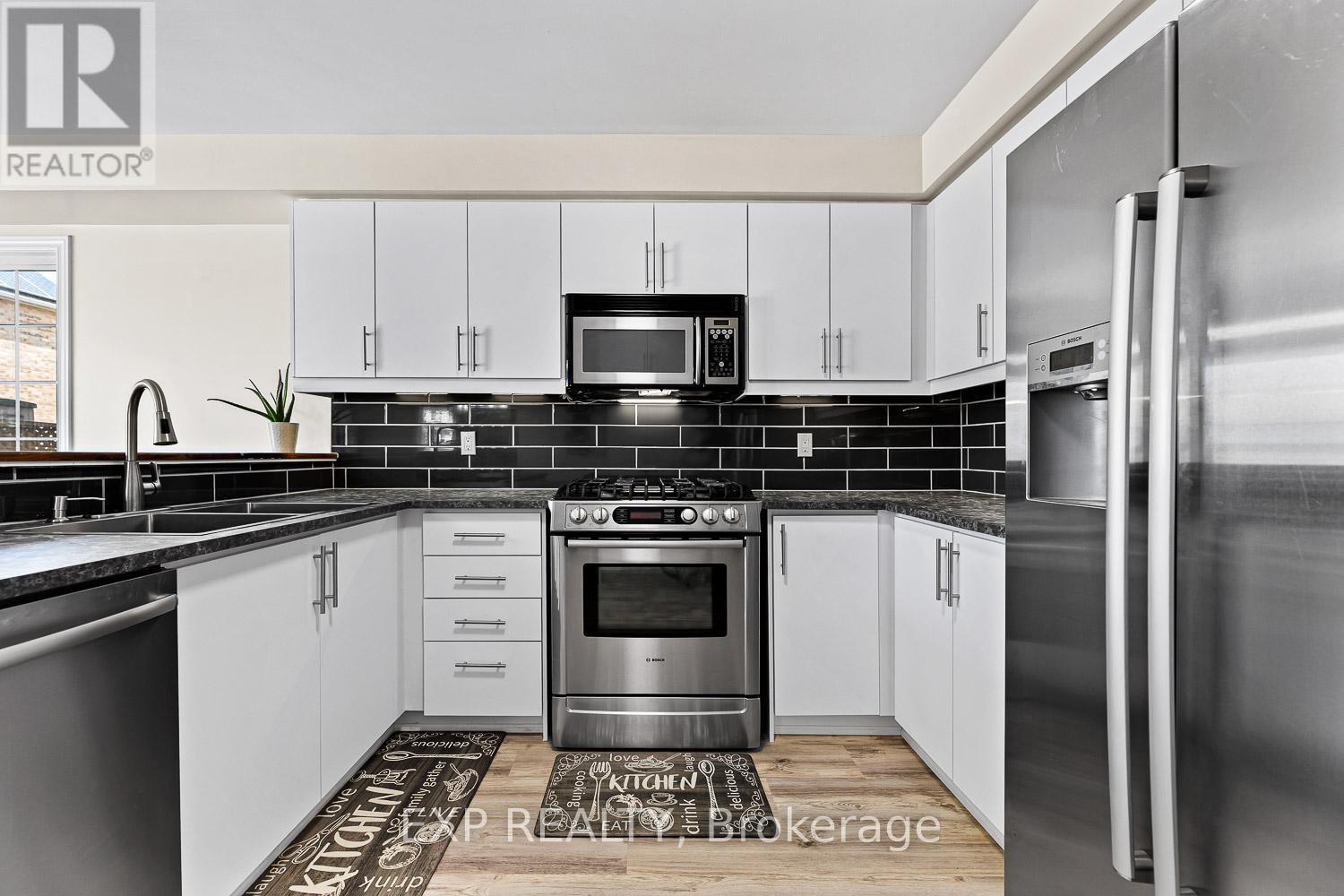 46 Emily Carr Crescent, Caledon, Ontario  L7E 2K9 - Photo 10 - W12059948
