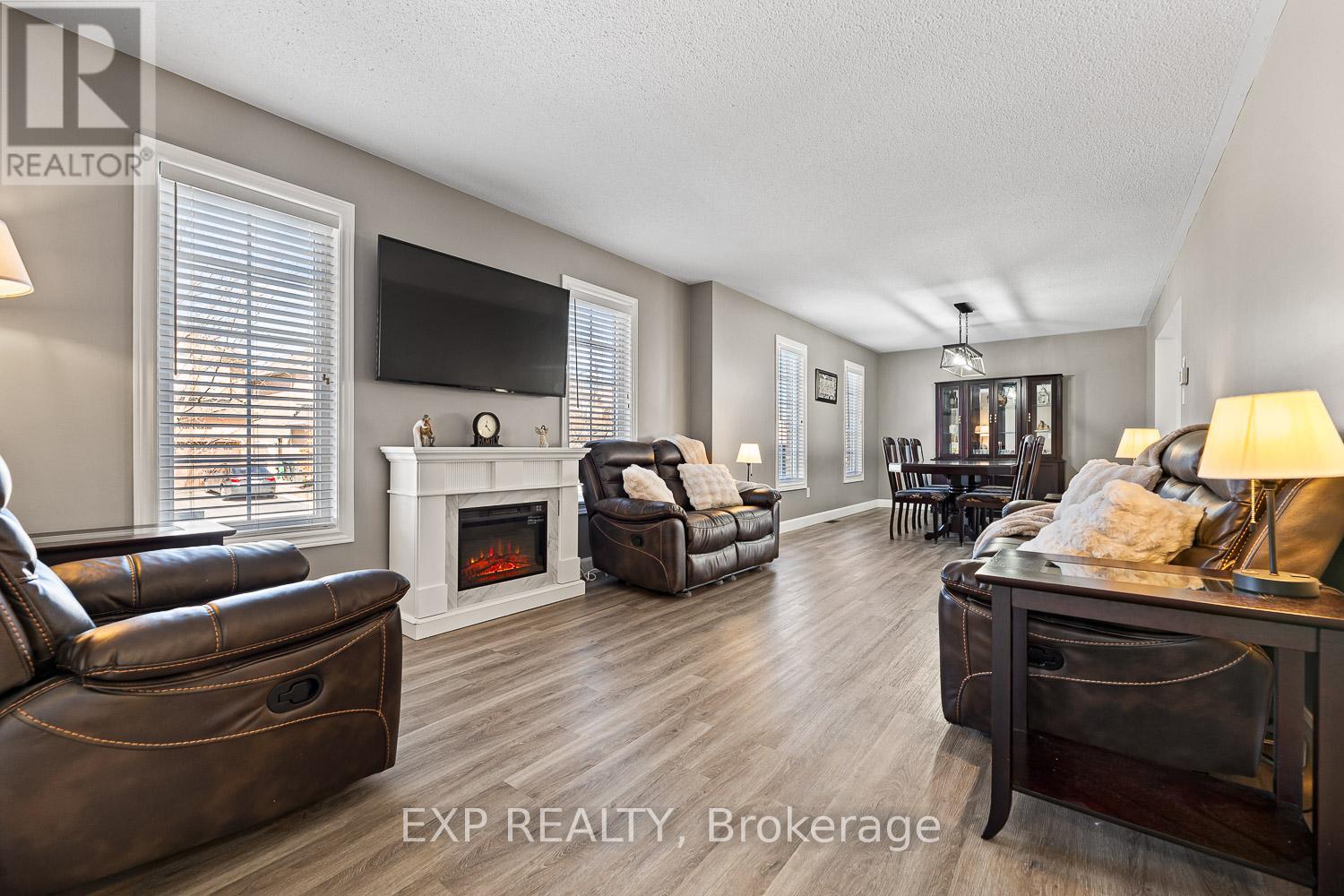 46 Emily Carr Crescent, Caledon, Ontario  L7E 2K9 - Photo 7 - W12059948