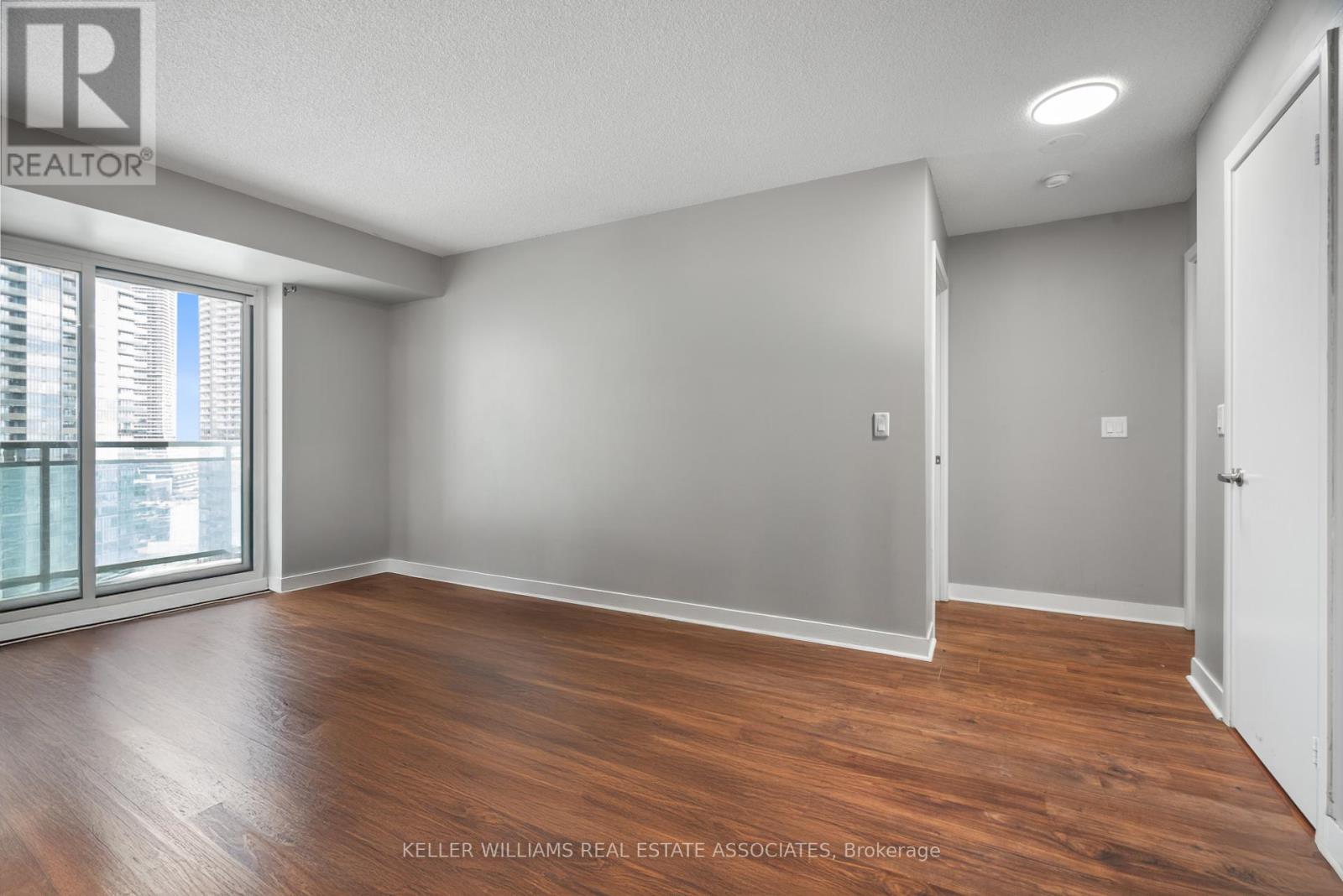 1601 - 155 Legion Road N, Toronto, Ontario  M8Y 0A7 - Photo 12 - W12144201
