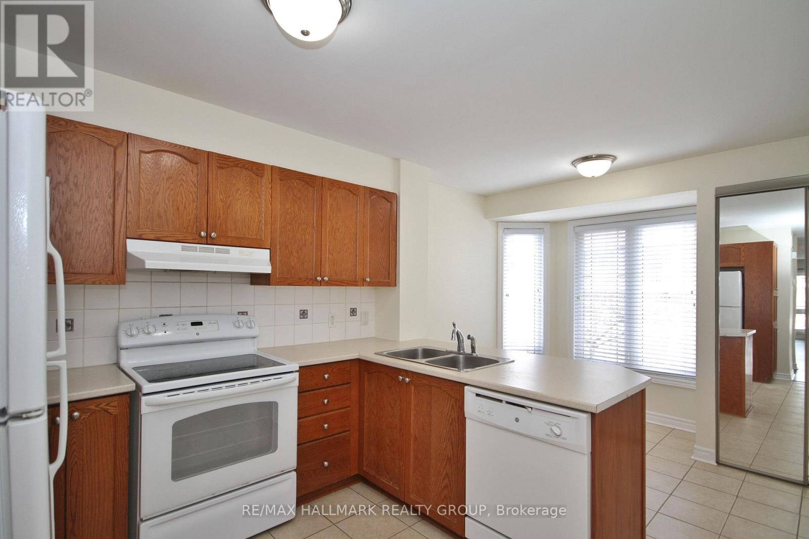 148 Paseo Private, Ottawa, Ontario  K2G 3J5 - Photo 40 - X12074494