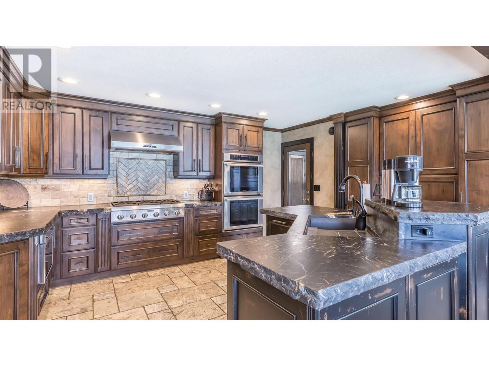 15010 & 15020 Tamarack Drive, Coldstream, British Columbia  V1B 2E1 - Photo 4 - 10347993