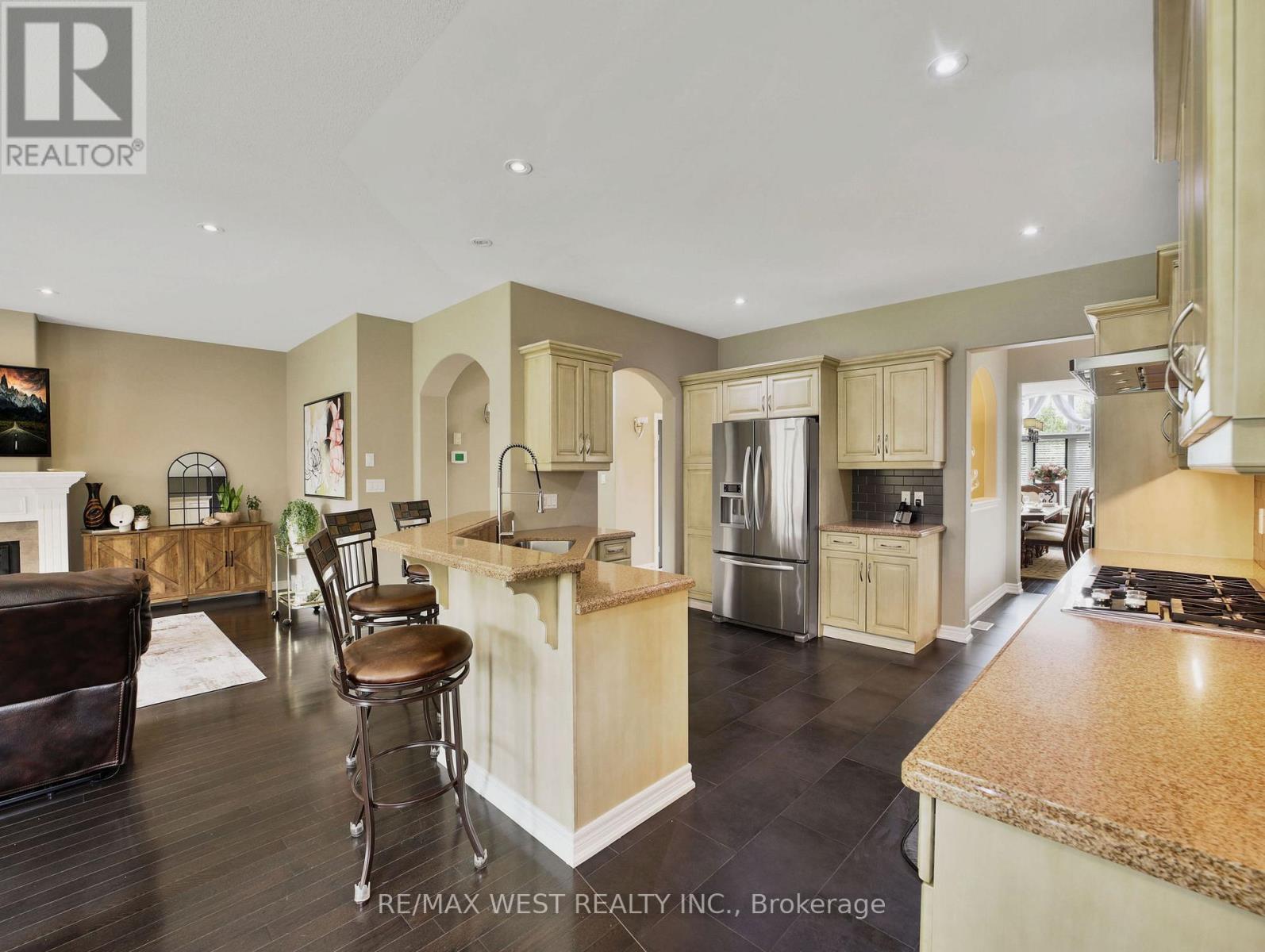 59 Cherry Ridge Boulevard, Pelham (Fenwick), Ontario  L0S 1C0 - Photo 5 - X12190774