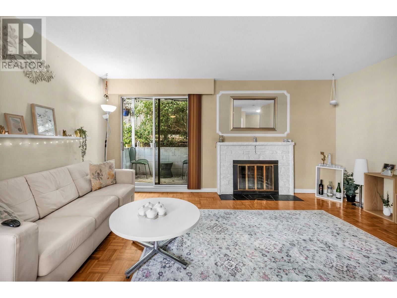 2 140 E 20th Street, North Vancouver, British Columbia  V7L 3A4 - Photo 3 - R3010312