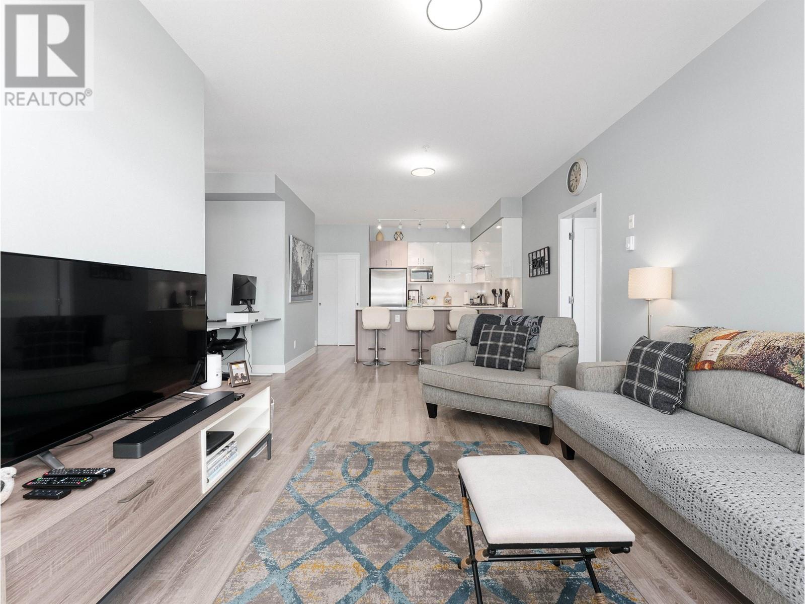 301 3971 Hastings Street, Burnaby, British Columbia  V5C 2H8 - Photo 3 - R3010315