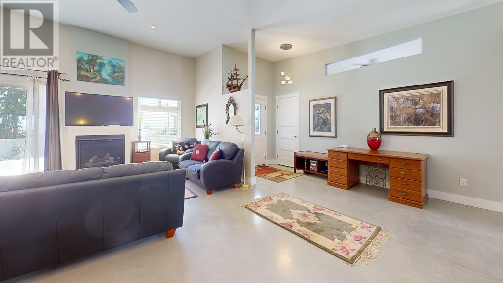 5425 Mason Road, Sechelt, British Columbia  V7Z 0S8 - Photo 8 - R3010288