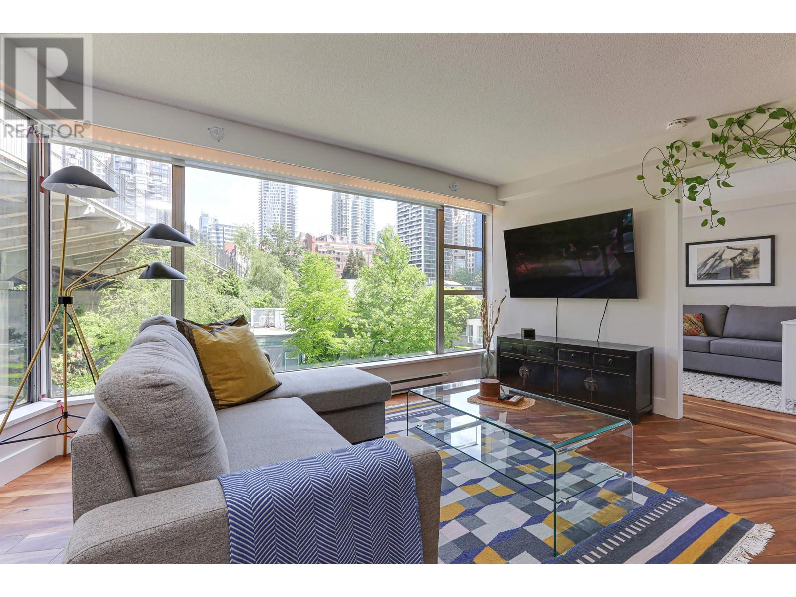 1006 BEACH AVENUE, vancouver, British Columbia V6E1T7