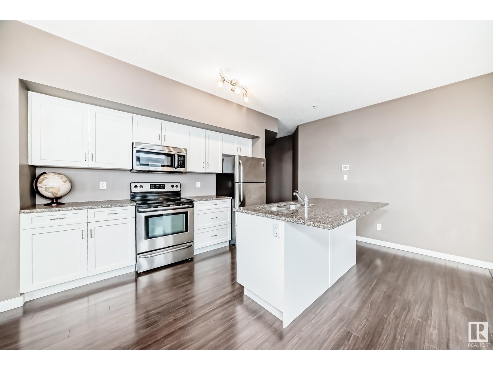 #504 10518 113 St Nw, Edmonton, Alberta  T5H 0C6 - Photo 4 - E4426022