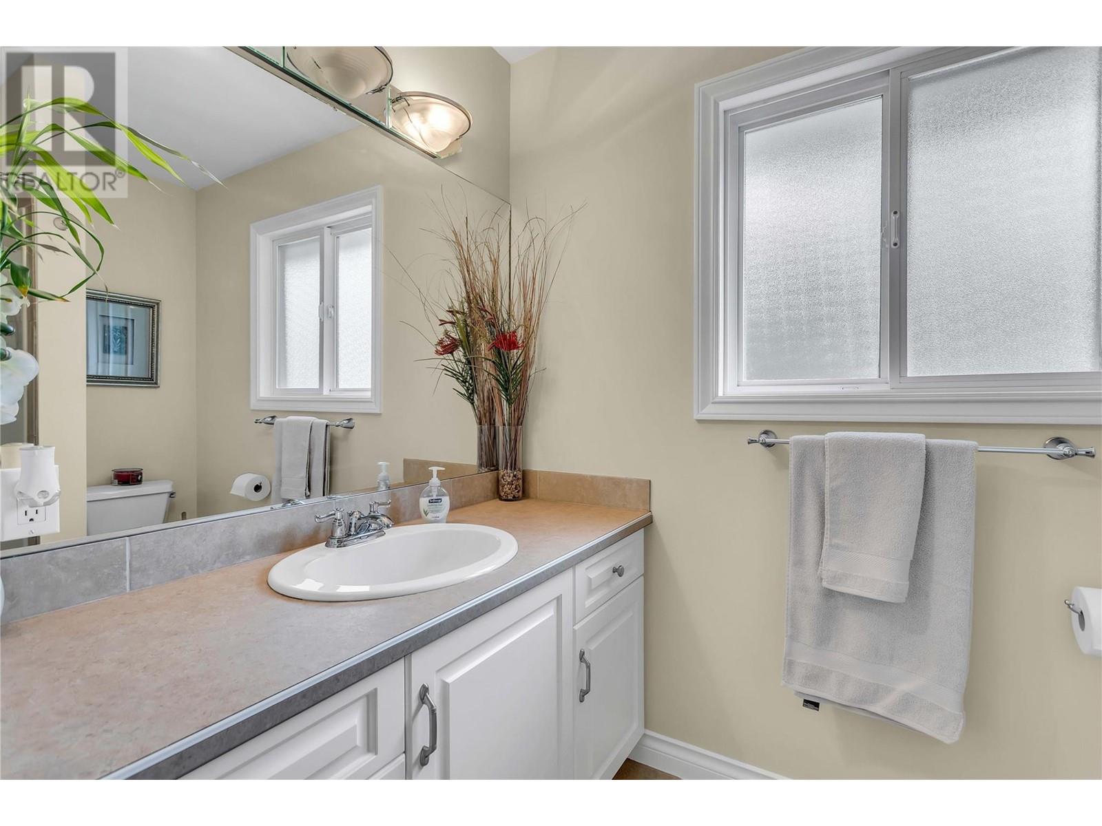 935 Eagle Drive, Kelowna, British Columbia  V1Y 4S9 - Photo 31 - 10350374