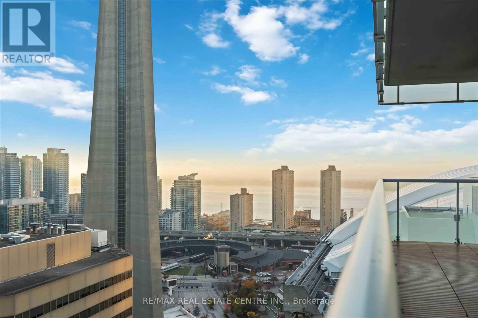 2710 - 300 Front Street W, Toronto, Ontario  M5V 0E9 - Photo 12 - C12190823