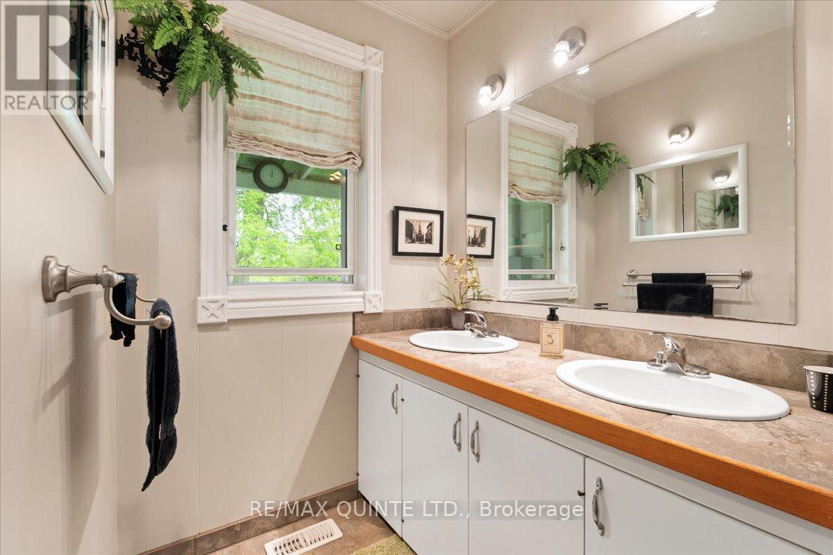 404 Bridge Street W, Belleville, Ontario  K8N 4Z2 - Photo 17 - X12189863
