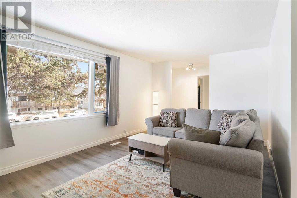 7615 Hunterview Drive Nw, Calgary, Alberta  T2K 4P7 - Photo 5 - A2202015