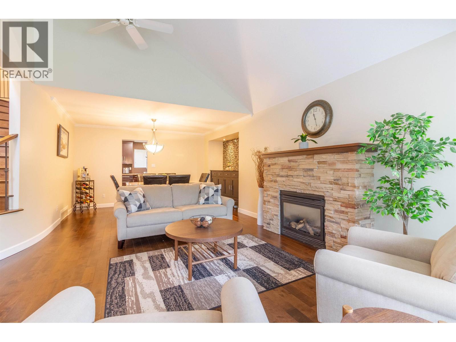 1872 Walnut Crescent, Coquitlam, British Columbia  V3J 7T1 - Photo 6 - R3010117