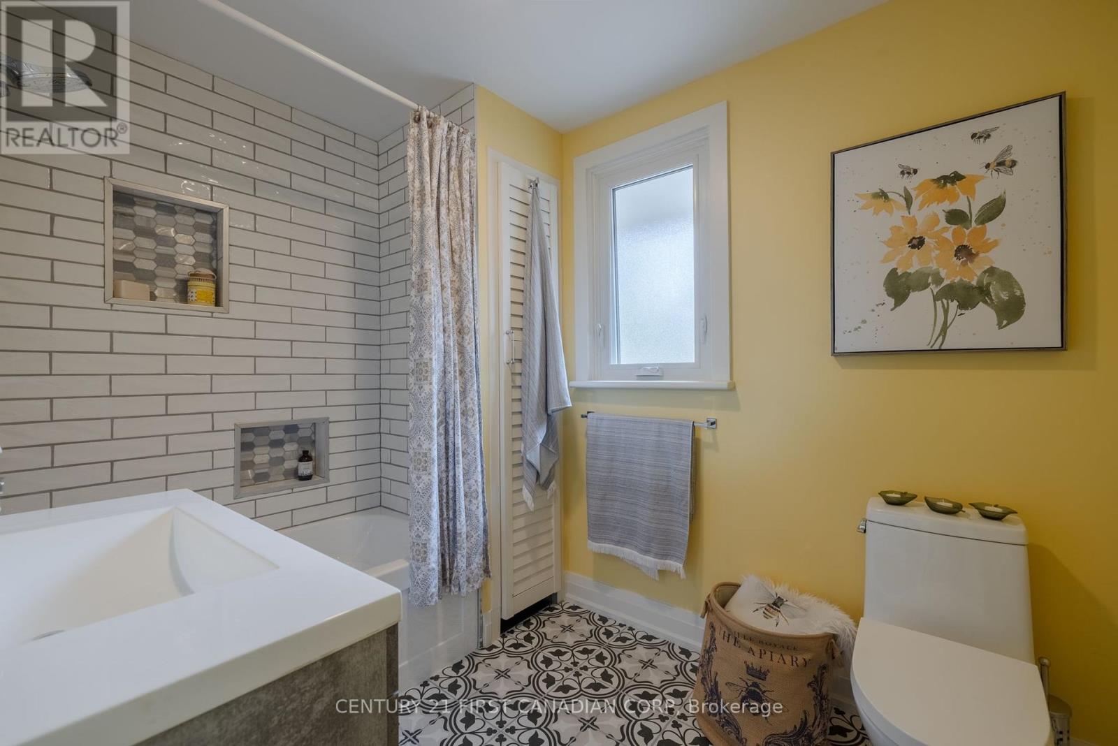 170 Langarth Street E, London South, Ontario  N6C 1Z5 - Photo 15 - X12190878