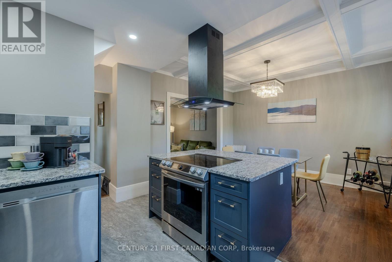 170 Langarth Street E, London South, Ontario  N6C 1Z5 - Photo 5 - X12190878