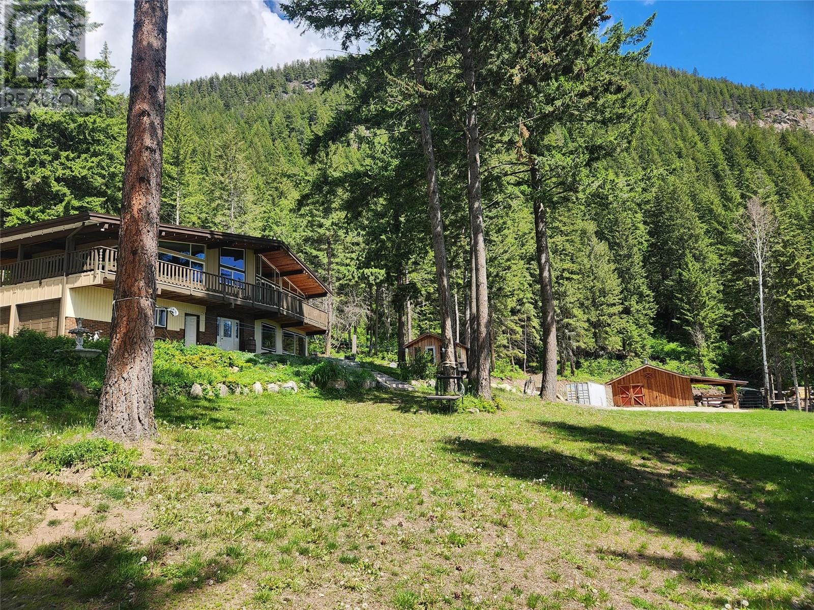 922 Mobley Road, Tappen, British Columbia