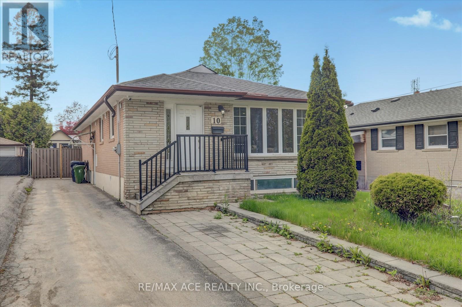 10 Blakemanor Boulevard, Toronto, Ontario  M1J 2W4 - Photo 4 - E12190857