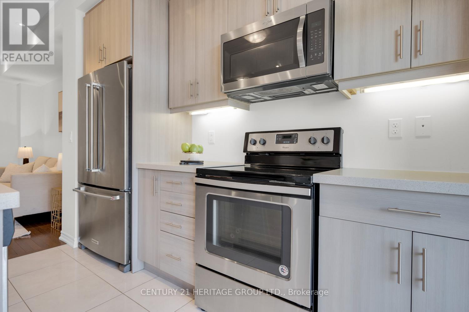 49 Blackpool Lane, East Gwillimbury, Ontario  L0G 1R0 - Photo 19 - N12190871