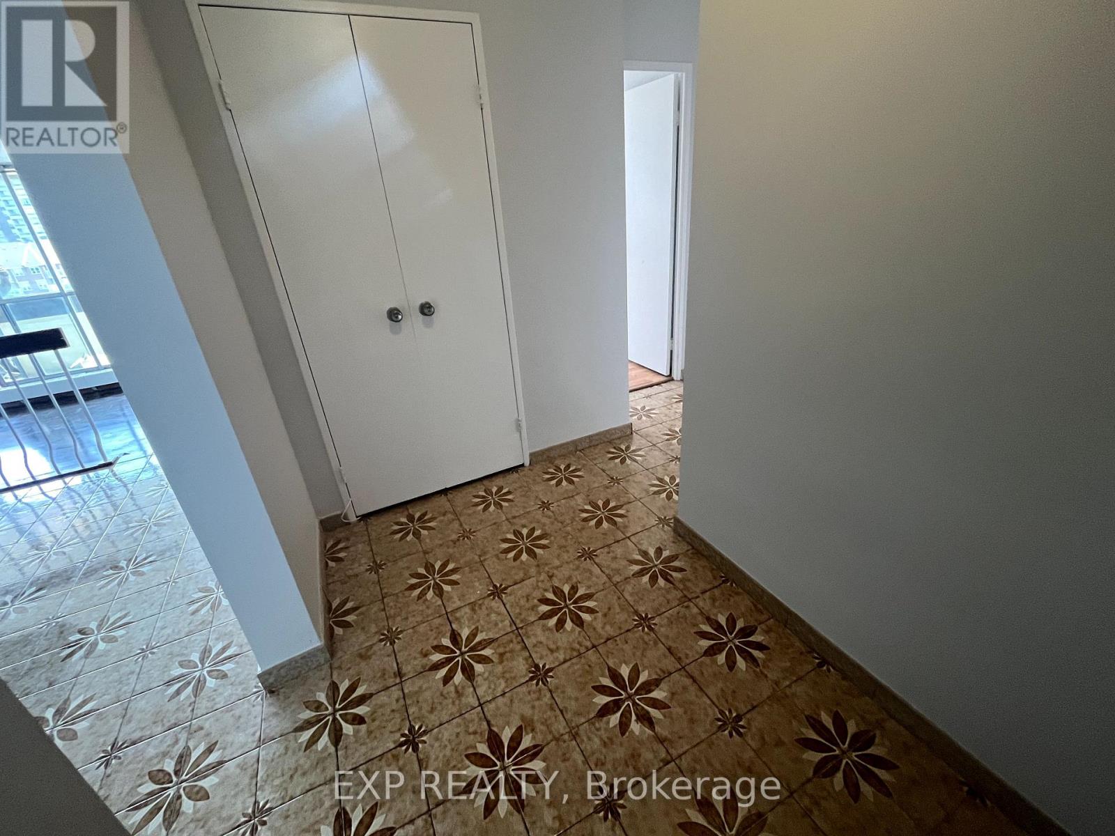 802 - 455 Sentinel Road, Toronto, Ontario  M3J 1V5 - Photo 3 - W12190851