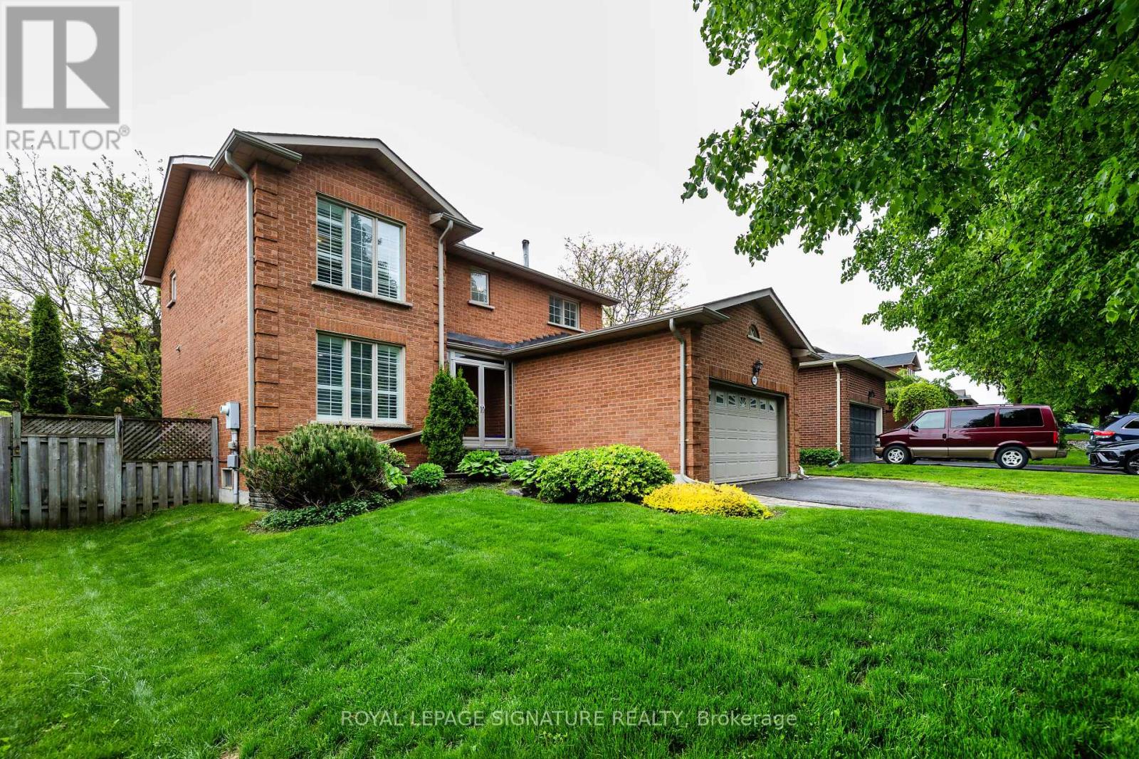 27 Twelve Oaks Drive, Aurora (Aurora Village), Ontario  L4G 6J5 - Photo 44 - N12190861