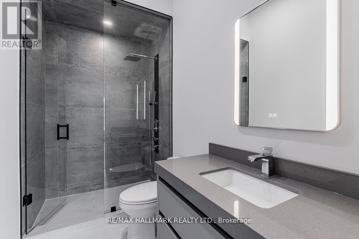 37 Rowley Avenue, Toronto, Ontario  M4P 2T1 - Photo 28 - C12123281