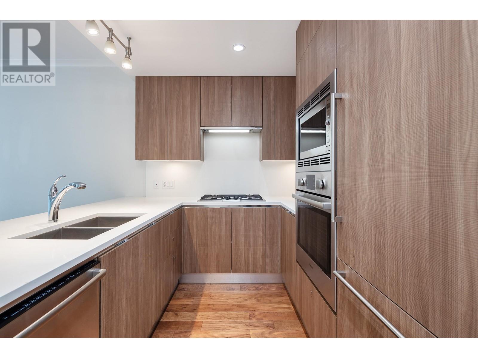 305 185 Victory Ship Way, North Vancouver, British Columbia  V7L 0G2 - Photo 13 - R3010331