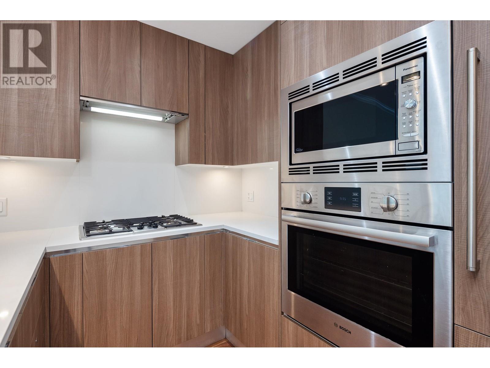 305 185 Victory Ship Way, North Vancouver, British Columbia  V7L 0G2 - Photo 14 - R3010331