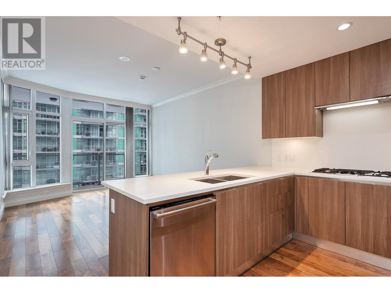 305 185 Victory Ship Way, North Vancouver, British Columbia  V7L 0G2 - Photo 16 - R3010331