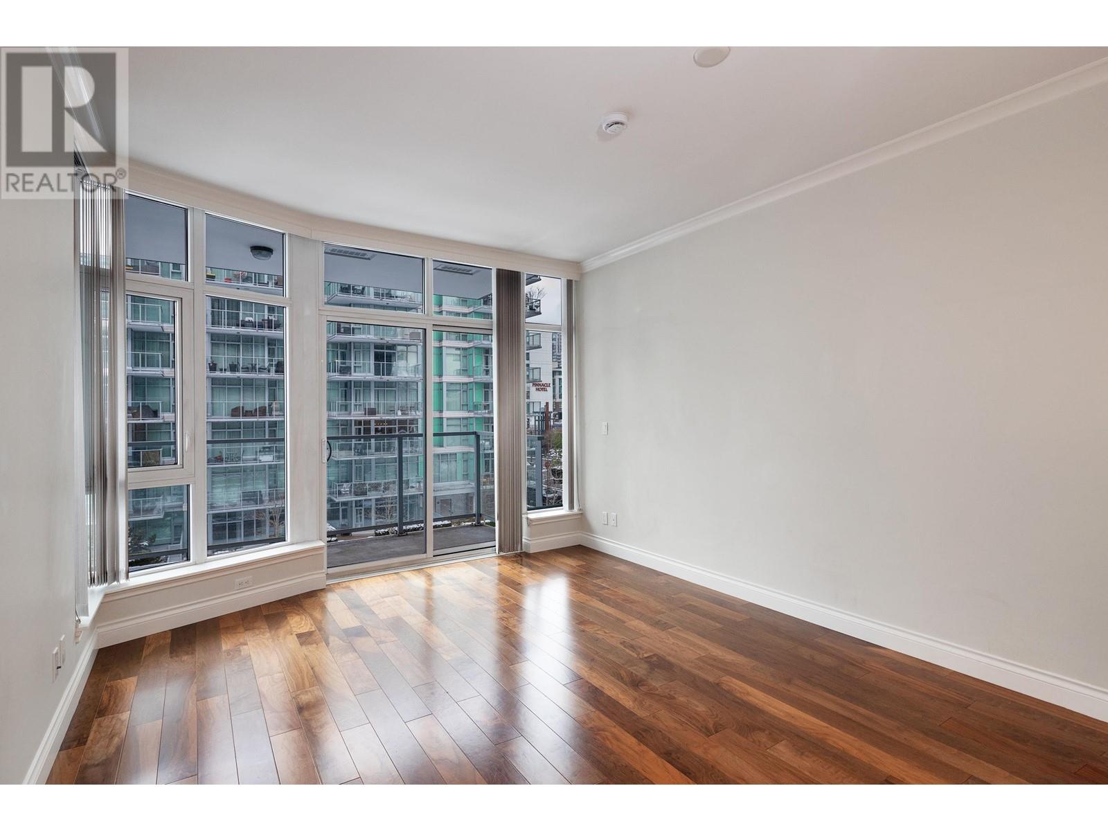 305 185 Victory Ship Way, North Vancouver, British Columbia  V7L 0G2 - Photo 9 - R3010331