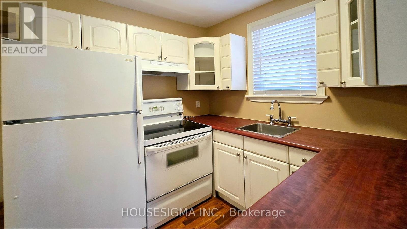 212 Winnett Avenue, Toronto, Ontario  M6C 3L9 - Photo 4 - C12190909
