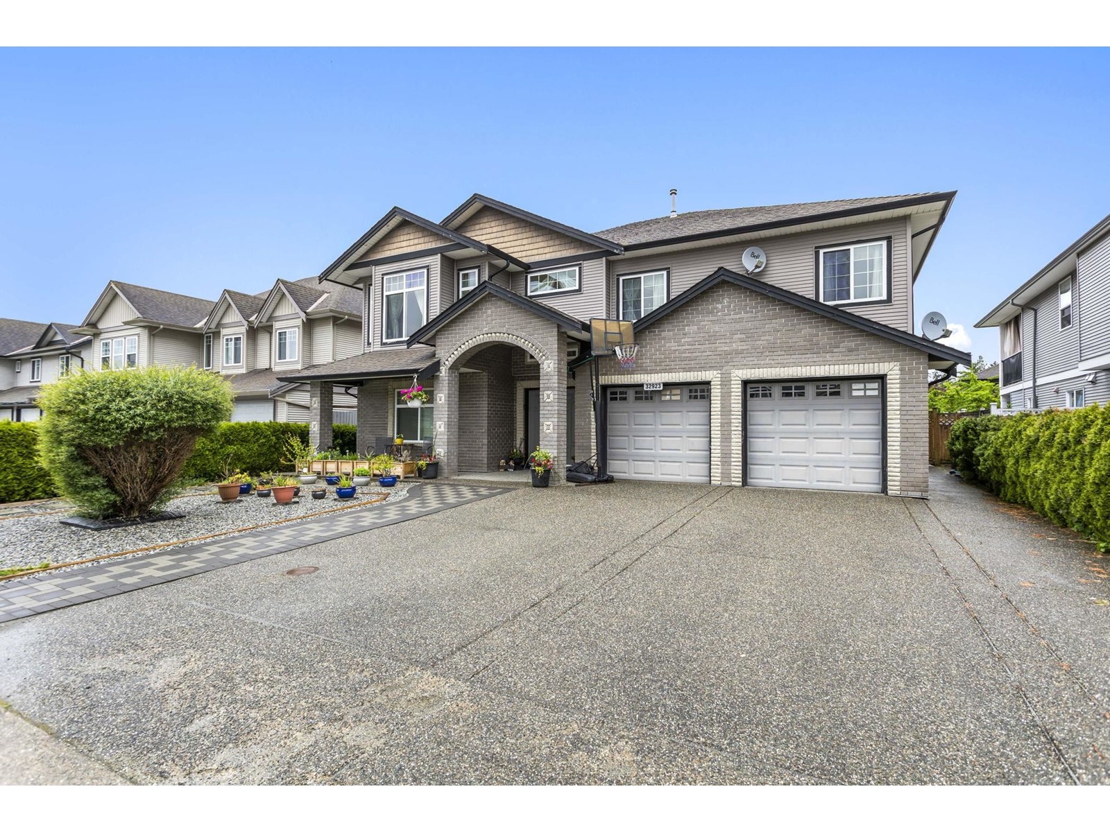 Property at 32923 EGGLESTONE AVENUE image 2