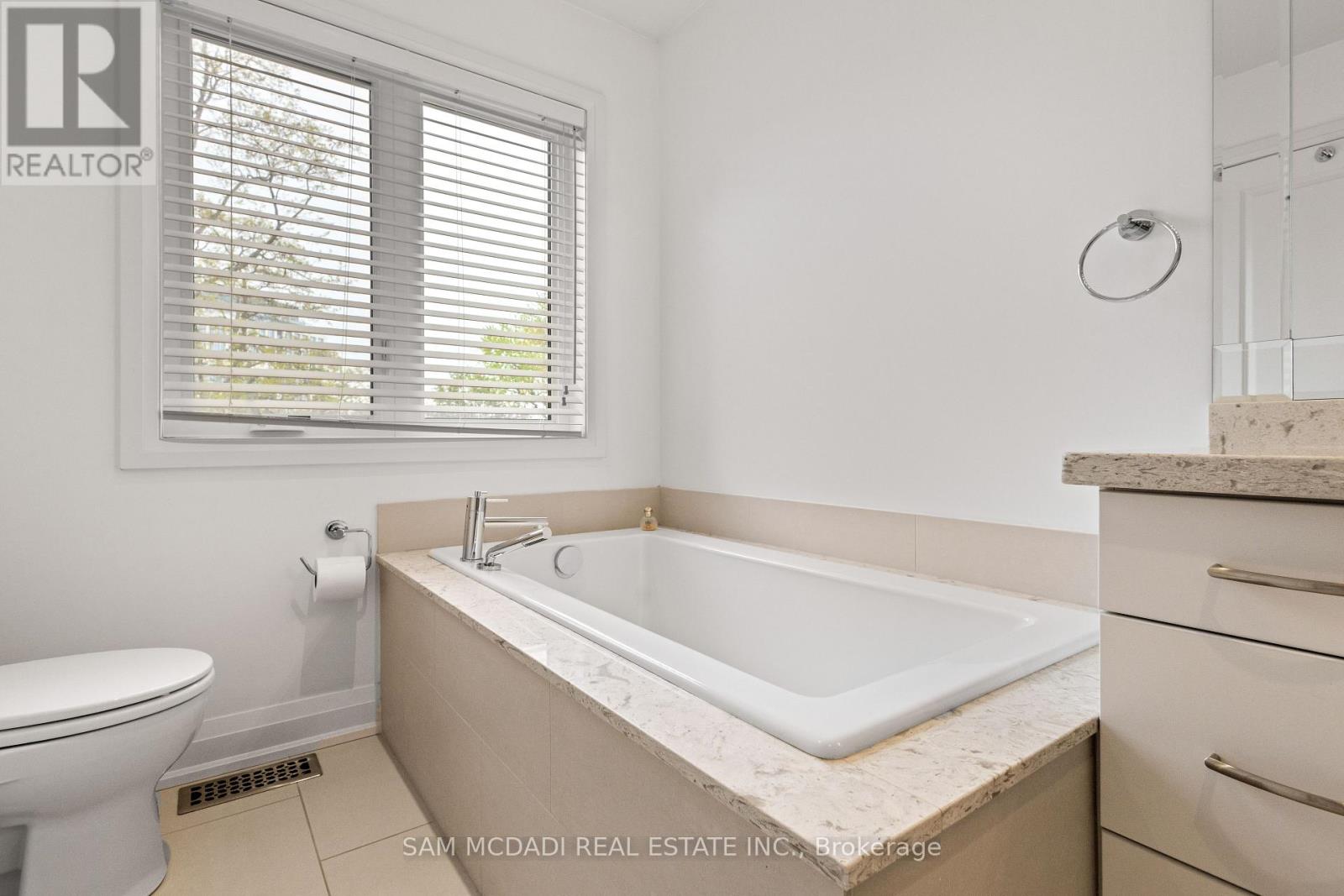 1067 Shaw Drive, Mississauga (Lakeview), Ontario  L5G 3Z3 - Photo 21 - W12190891