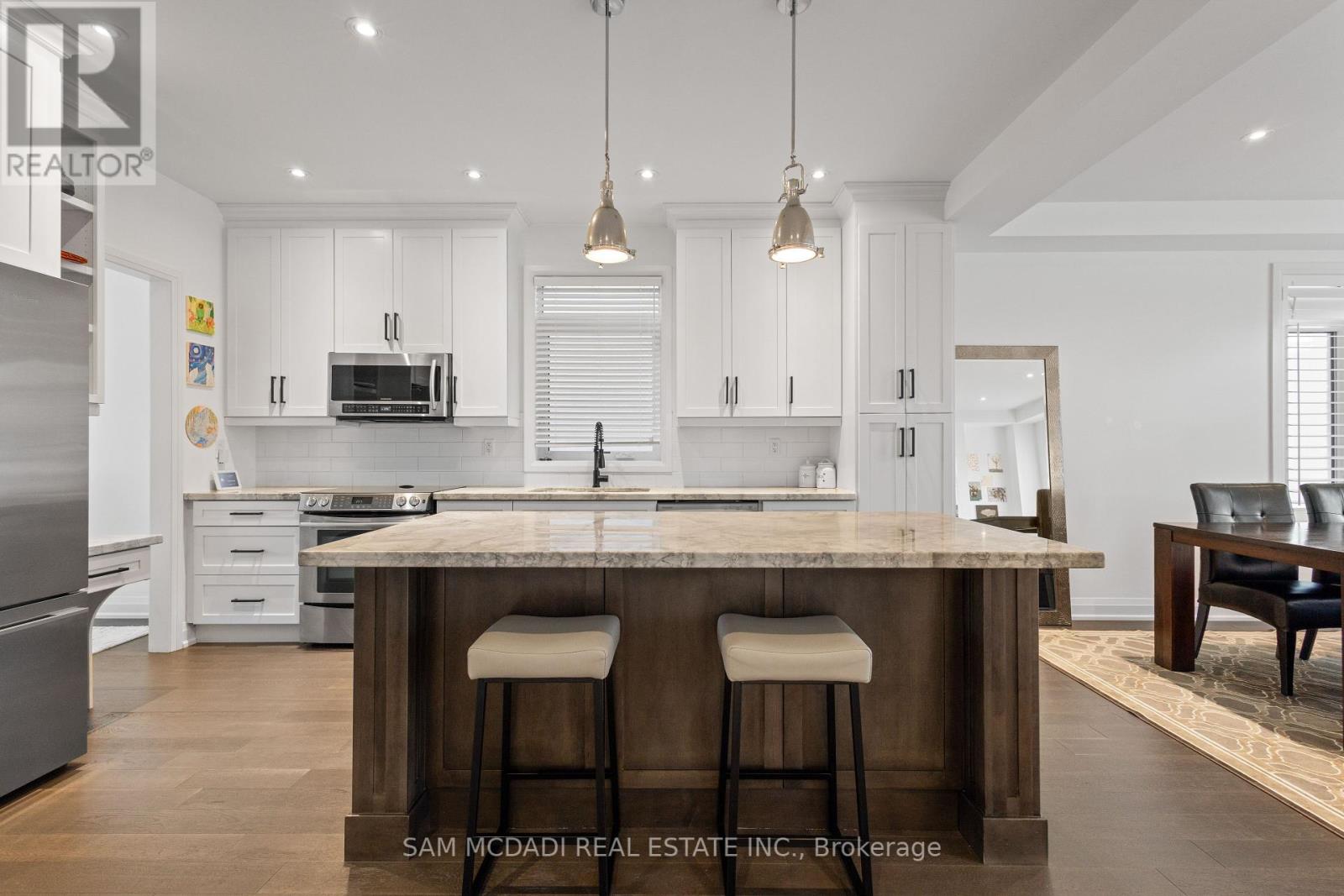 1067 Shaw Drive, Mississauga (Lakeview), Ontario  L5G 3Z3 - Photo 6 - W12190891