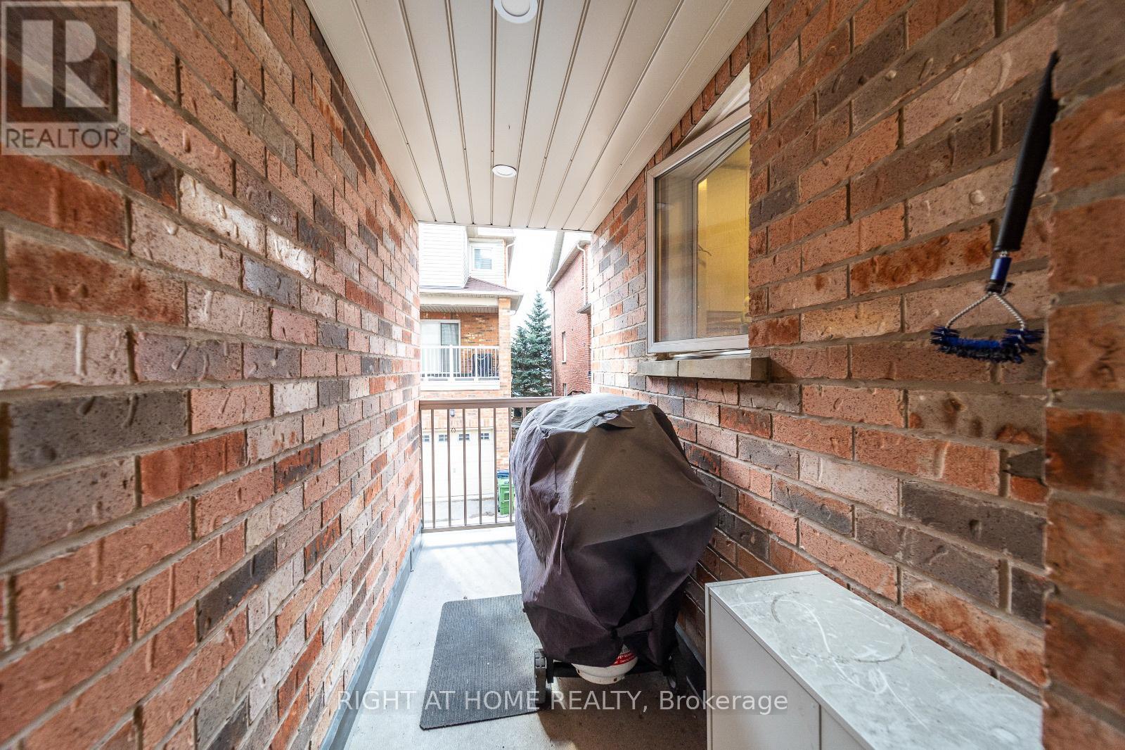 58 Joseph Griffith Lane, Toronto (Downsview-Roding-Cfb), Ontario  M3L 0C7 - Photo 16 - W12190901