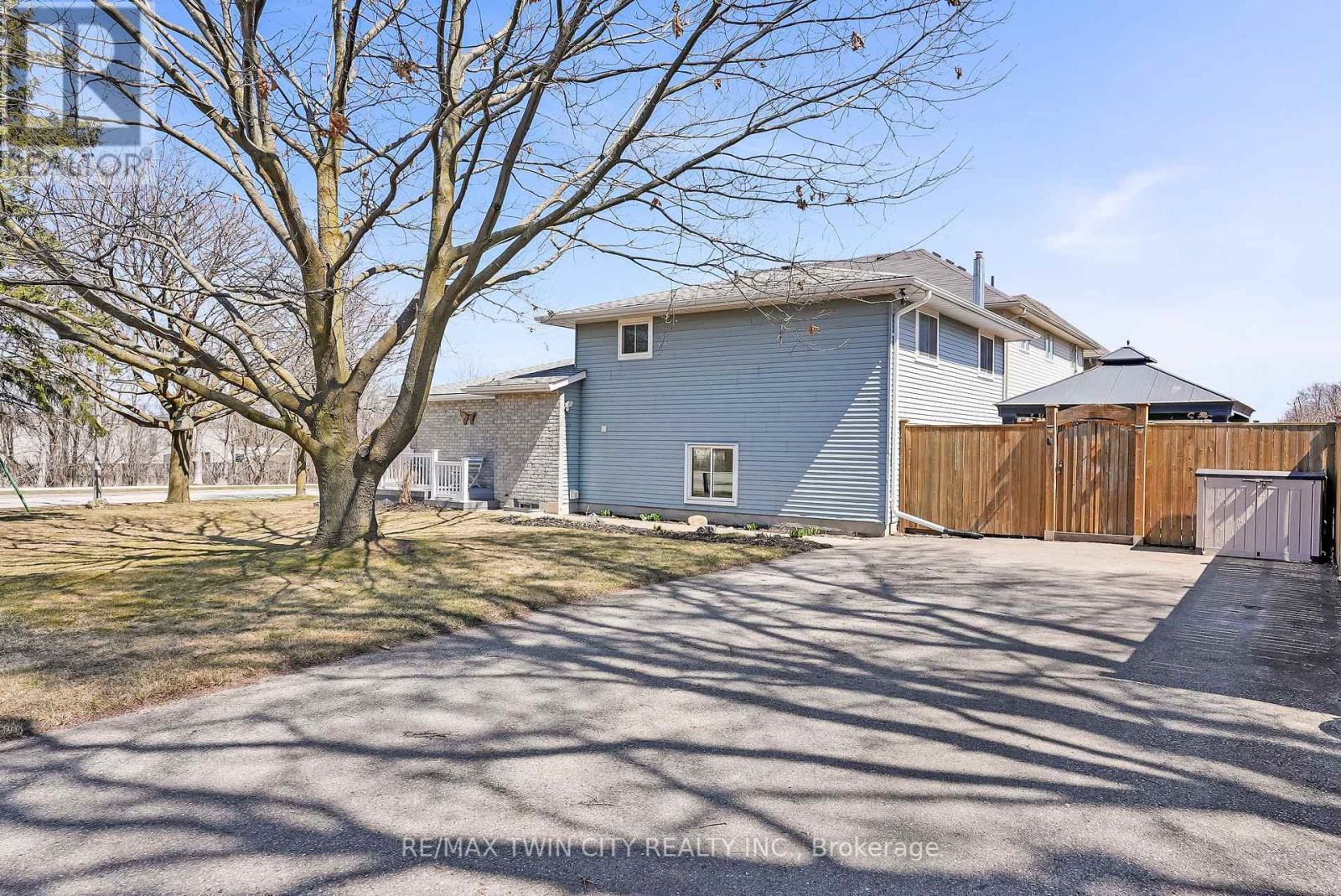 101 Rothsay Avenue, Kitchener, Ontario  N2B 3S5 - Photo 3 - X12190900