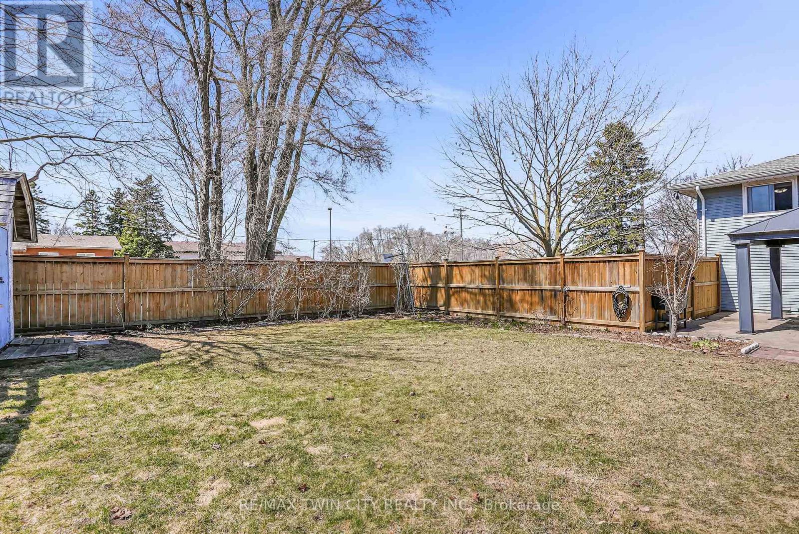 101 Rothsay Avenue, Kitchener, Ontario  N2B 3S5 - Photo 40 - X12190900