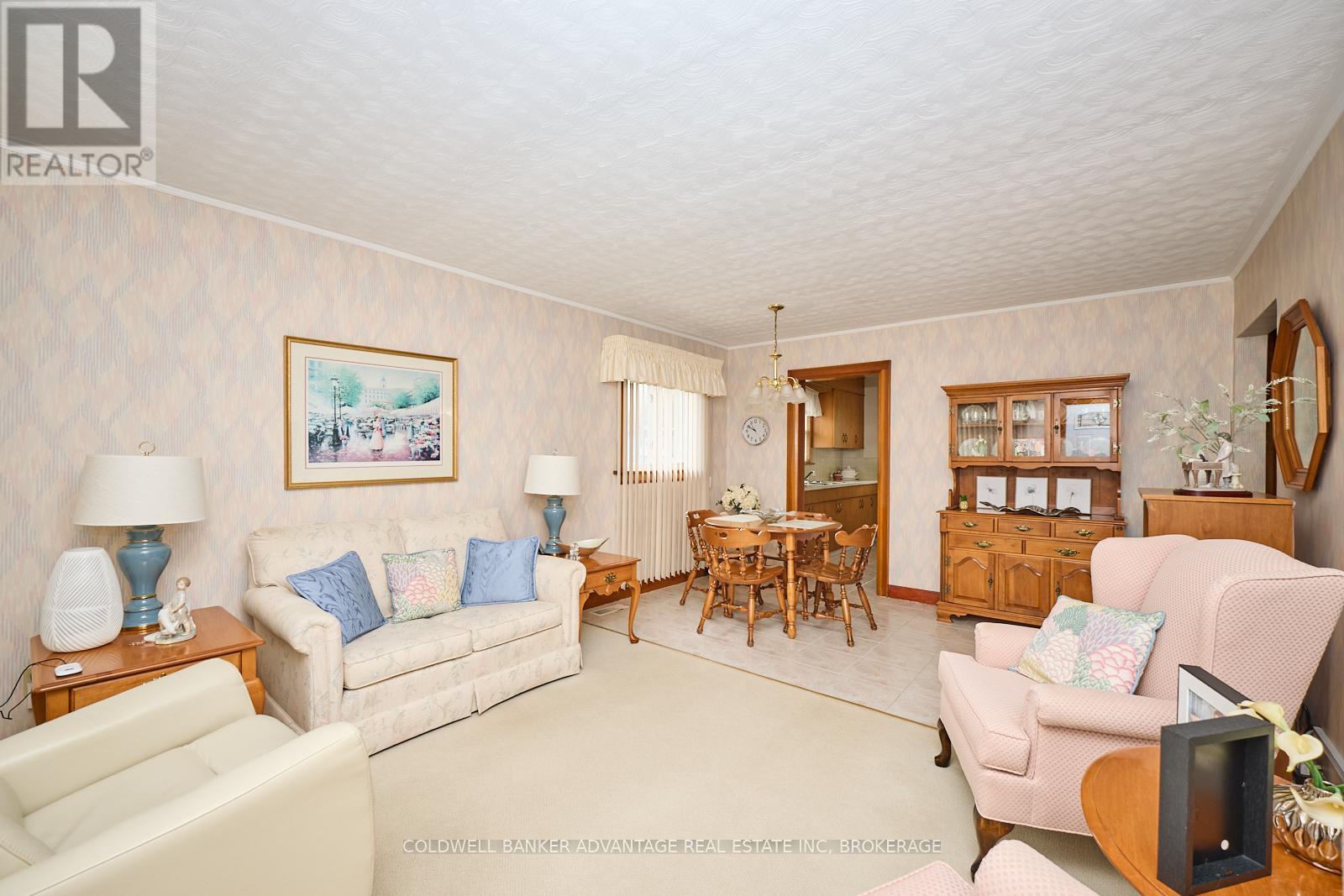 Property at 364 SUGARLOAF STREET image 4