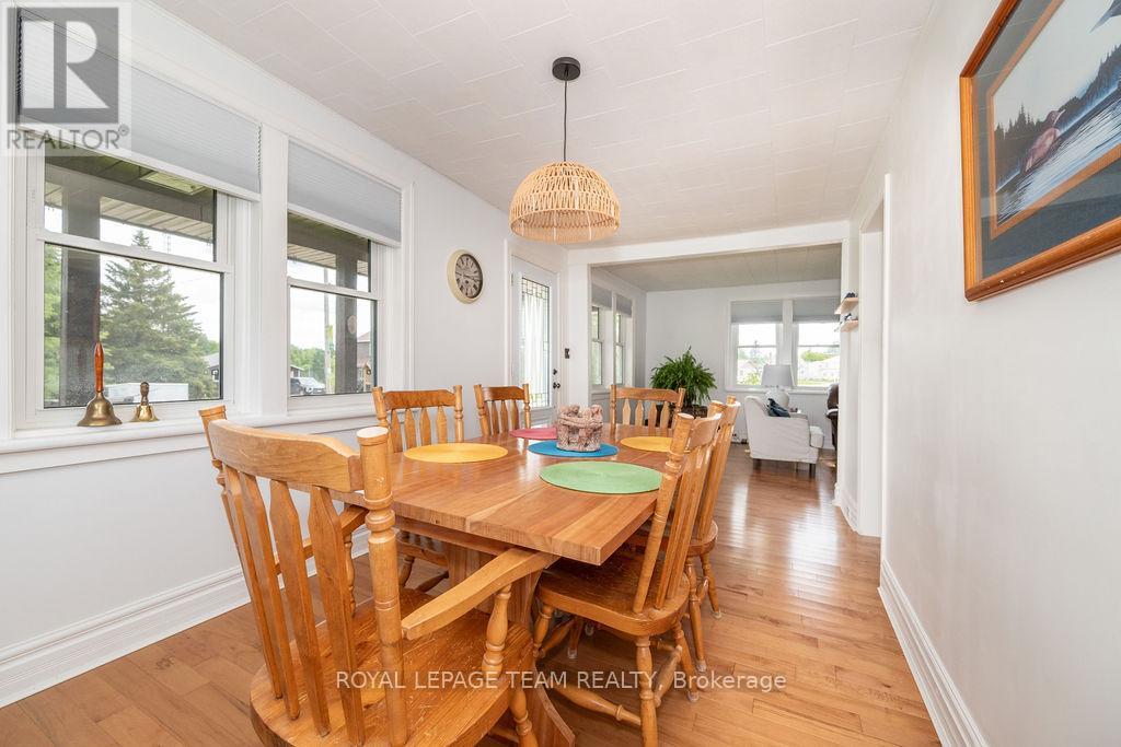 1009 Lake Street, Killaloe, Ontario  K0J 2J0 - Photo 17 - X12190928