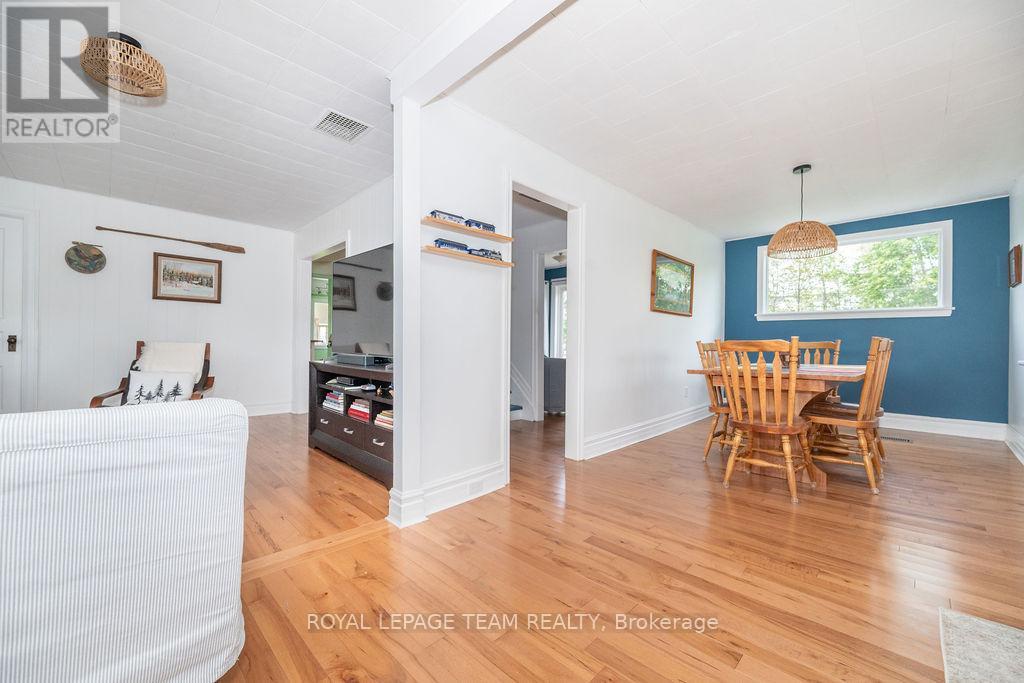 1009 Lake Street, Killaloe, Ontario  K0J 2J0 - Photo 18 - X12190928