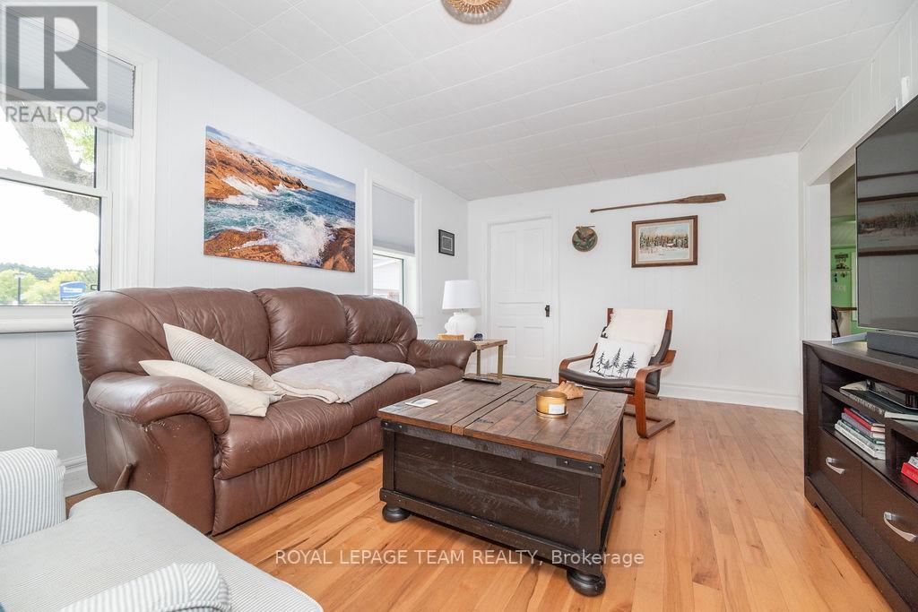 1009 Lake Street, Killaloe, Ontario  K0J 2J0 - Photo 20 - X12190928