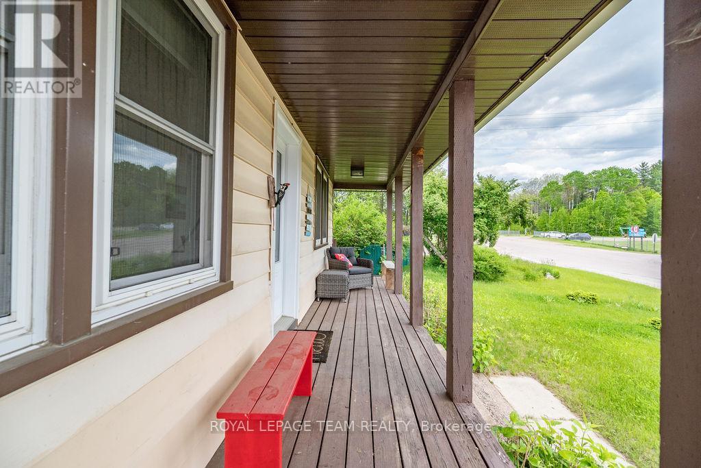 1009 Lake Street, Killaloe, Ontario  K0J 2J0 - Photo 3 - X12190928