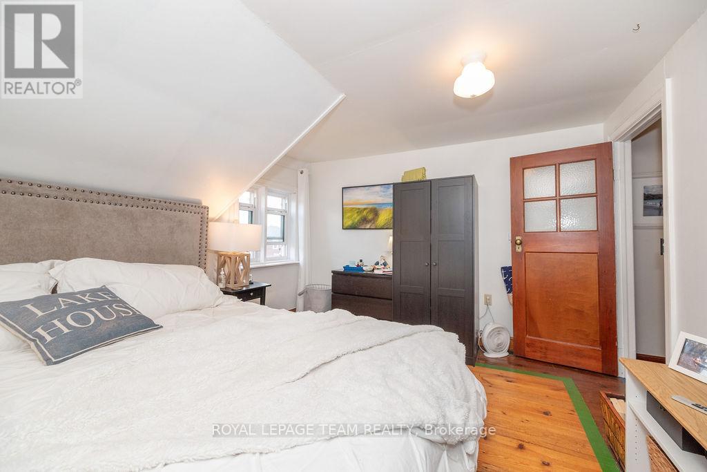 1009 Lake Street, Killaloe, Ontario  K0J 2J0 - Photo 32 - X12190928