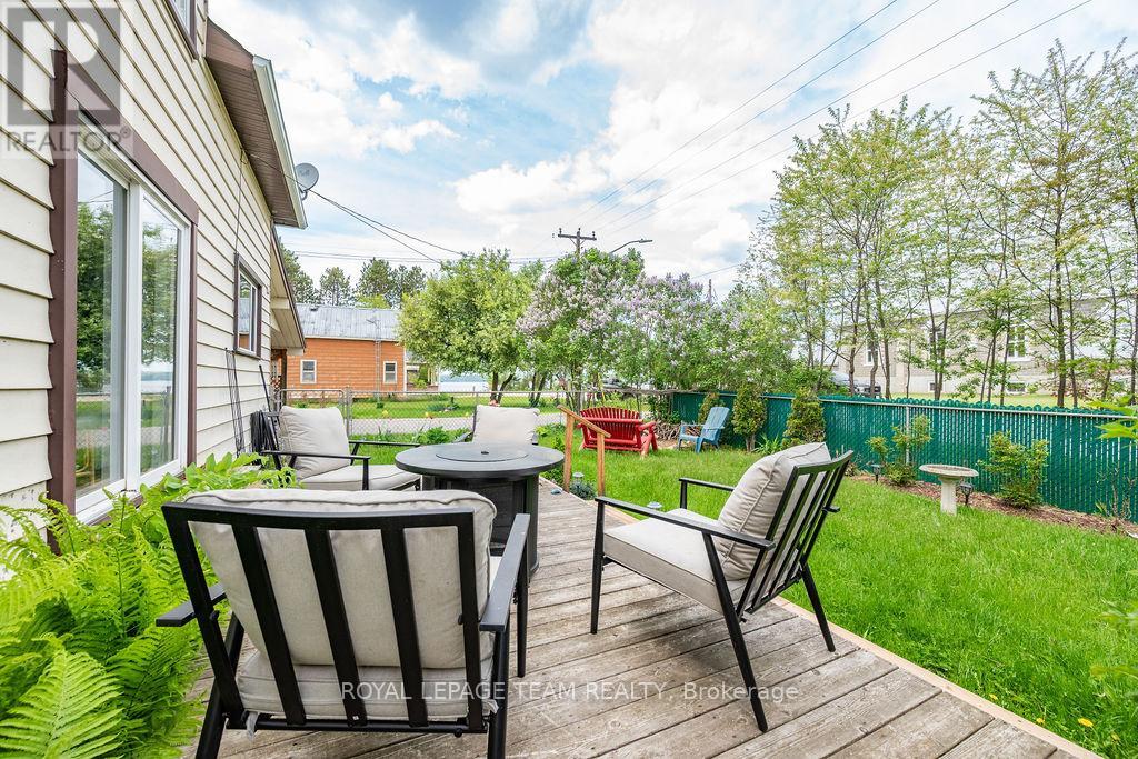 1009 Lake Street, Killaloe, Ontario  K0J 2J0 - Photo 38 - X12190928