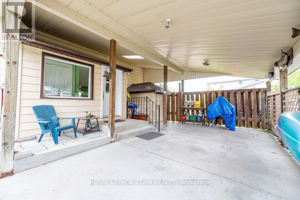 1009 Lake Street, Killaloe, Ontario  K0J 2J0 - Photo 5 - X12190928