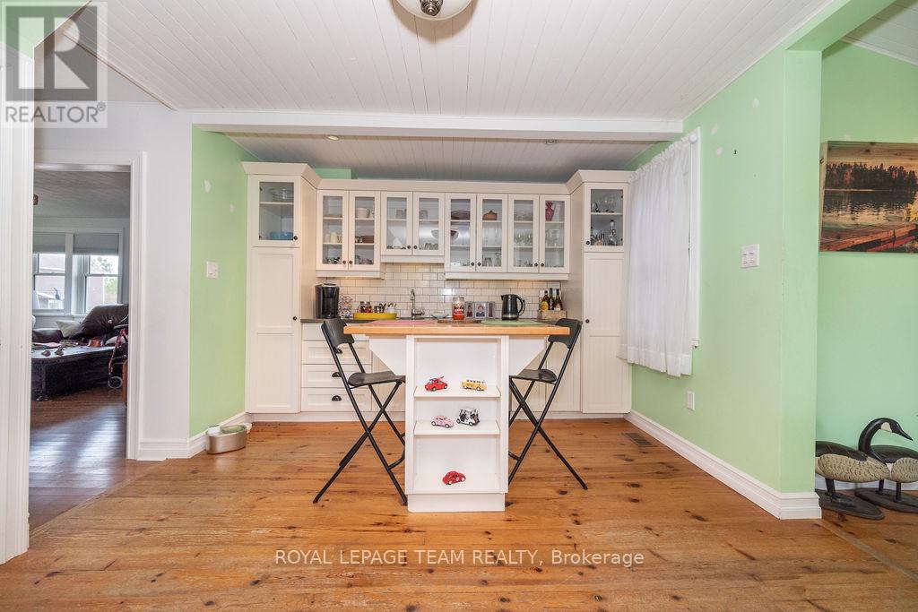 1009 Lake Street, Killaloe, Ontario  K0J 2J0 - Photo 8 - X12190928