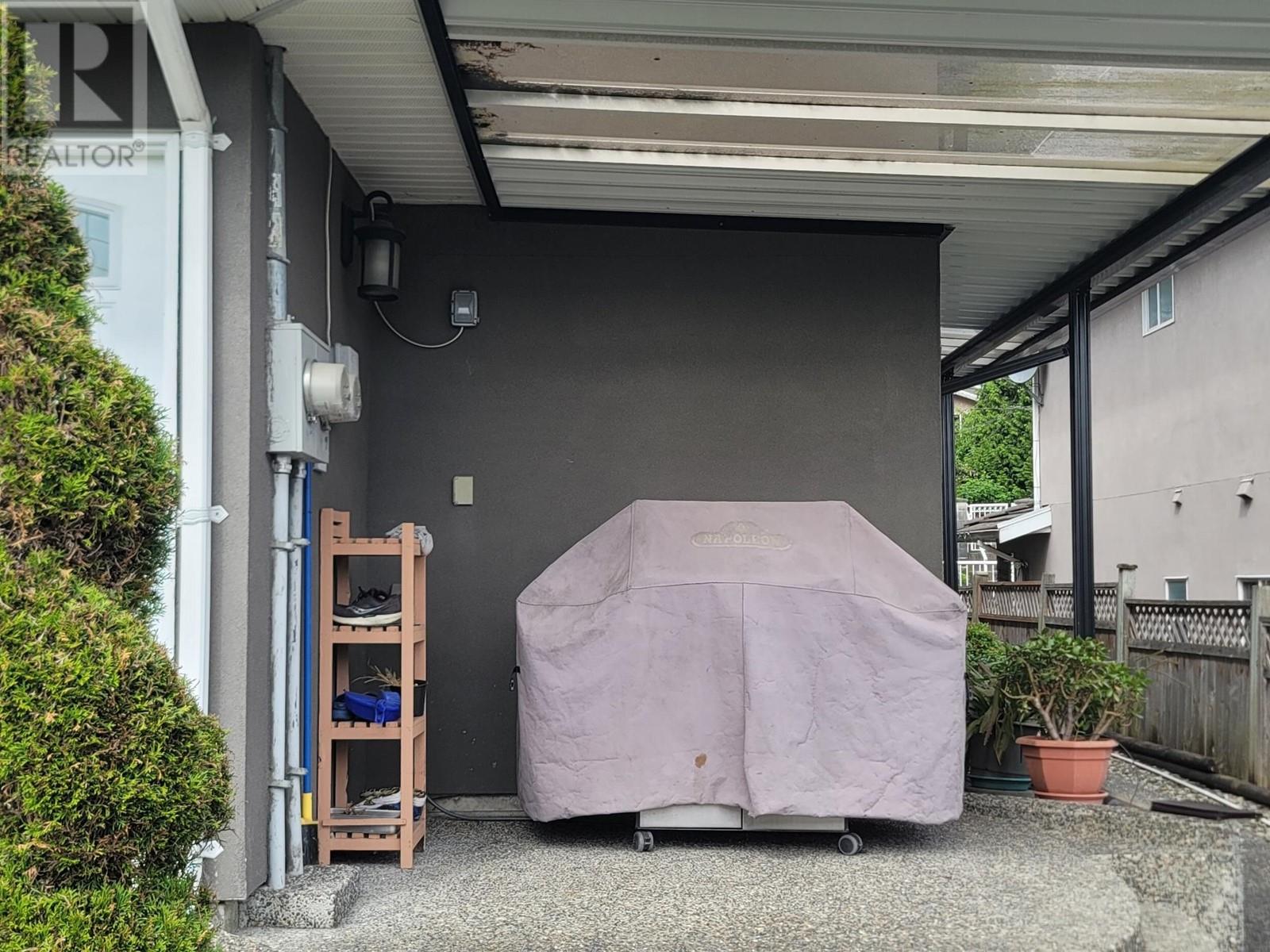 3330 Douglas Road, Burnaby, British Columbia  V5G 3N9 - Photo 5 - R3010191
