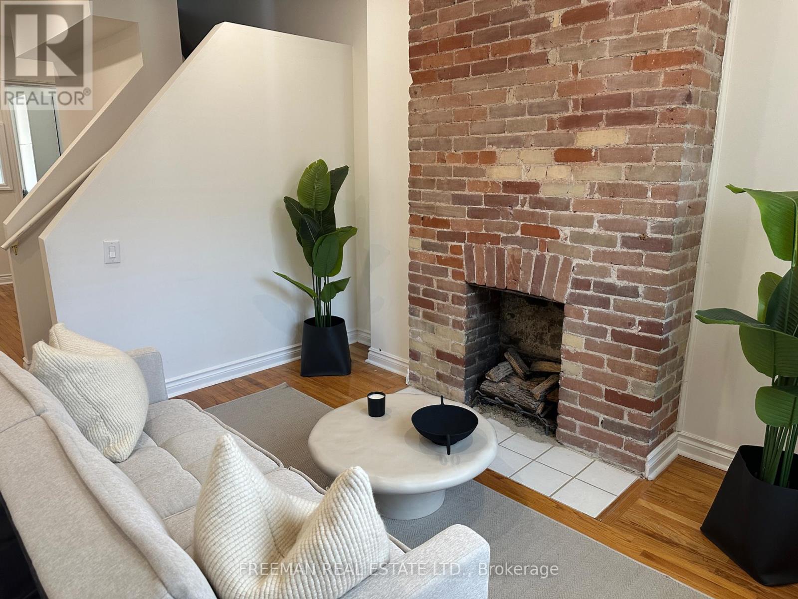 37 Grant Street, Toronto, Ontario  M4M 2H6 - Photo 2 - E12138561